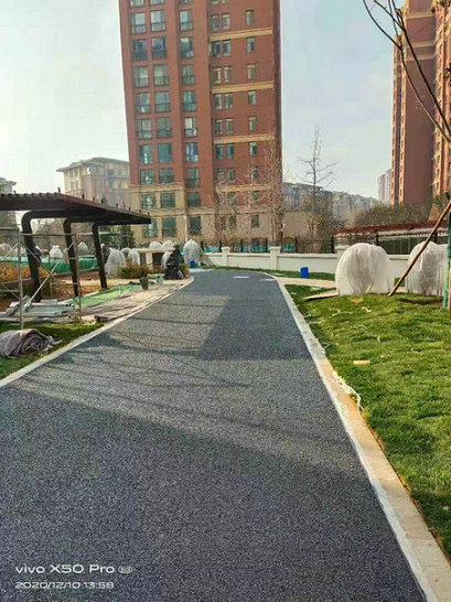 露骨料透水路面